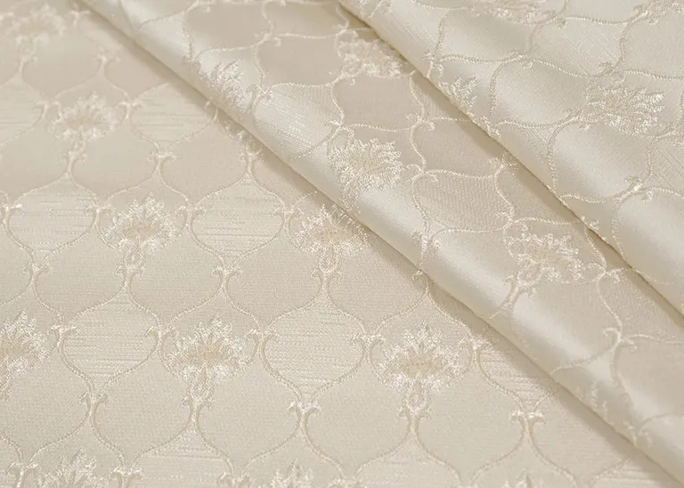 Аметист CALEDONIA — КАЛЕДОНИЯ сияющий белый (CALEDONIA diamond ivory), фактура мебельной ткани
